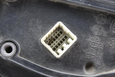 Left Driver Side View Mirror Power Non-heated 2007-2010 KIA ENTOURAGE OEM #22646 876104J112 high resolution2