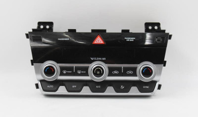 Temperature Control Sedan Canada Market 2019-2020 HYUNDAI ELANTRA OEM #10324 97250-F3DA0 high resolution2