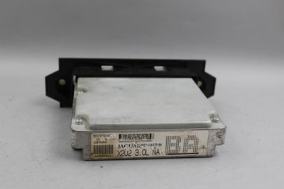 Engine ECM Electronic Control Module 6 Cylinder 2004-2005 JAGUAR S TYPE #37056 XR842696 high resolution2