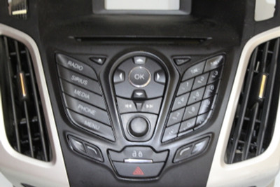 13 14 FORD FOCUS AC HEATER TEMPERATURE CLIMATE CONTROL PANEL W/SYNC SATELLITE  DMST18K811KA high resolution2 13 14 FORD FOCUS AC HEATER TEMPERATURE CLIMATE CONTROL PANEL W/SYNC SATELLITE  DMST18K811KA high resolution2