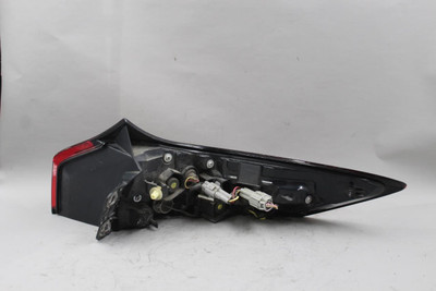 Left Driver Tail Light Quarter Panel Mounted Fits 21-25 NISSAN ROGUE OEM #42667 265556RR0B, 265556RR0A, 265556RR0C