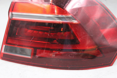 Right Passenger Tail Light LED Quarter Mounted 16-19 VOLKSWAGEN PASSAT OEM 43588 561945208C