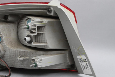 Passenger Tail Light VIN B 4th Digit New Style Fits 16 CRUZE 37857 84078119 high resolution2