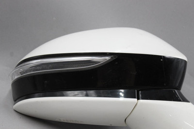 Right Passenger Side Crystal White Door Mirror Fits 16-20 TOYOTA MIRAI OEM 45609 8173030161, 8791062051C1