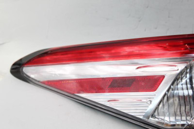 Left Driver Tail Light Quarter Mounted Clear Lens 2018-19 TOYOTA CAMRY OEM 32674 8156006720N high resolution2