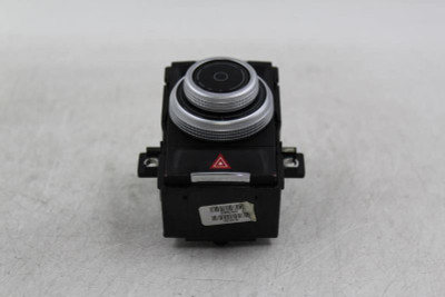 Audio Equipment Radio Fits 2019 MASERATI LEVANTE OEM #25776 670087463 high resolution2