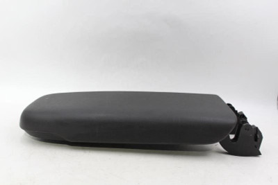 Black Console Front Floor Fits 2018-2019 CHEVROLET EQUINOX OEM #25533 84615721 high resolution2