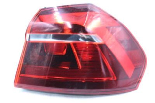 Right Passenger Tail Light Incandescent Fits 2016-19 VOLKSWAGEN PASSAT OEM 22077 561945096P