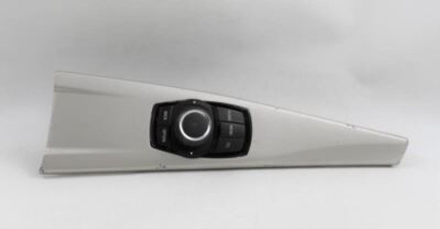 Audio Equipment Radio Control Console Mounted Fits 2012-2018 BMW 320i OEM #17427 931769502