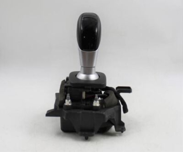 2017-2019 ALFA ROMEO GIULIA CENTER CONSOLE AUTOMATIC GEAR SHIFTER OEM #17799