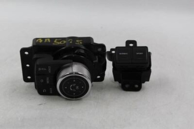 Audio Equipment Radio Fits 2016 NISSAN MAXIMA OEM #20851 283954RA0A, 969184RA0A