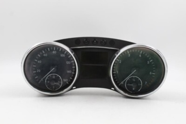 Speedometer 174K Miles 251 Type R350 MPH Fits 2008 MERCEDES R-CLASS OEM #20340 A2514406311