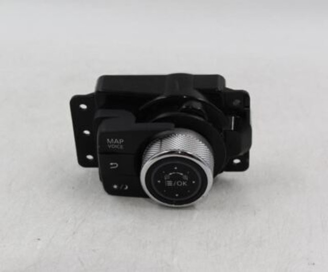 Audio Equipment Radio Control Multifunction 2015-2019 INFINITI Q50 OEM #19649 283952V73A