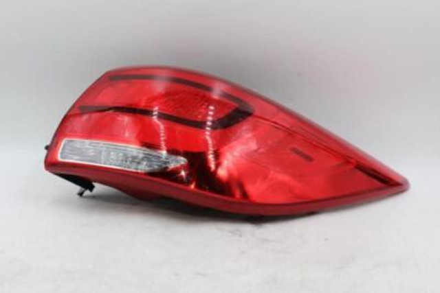 Right Passenger Tail Light Quarter Panel Mounted 2014-16 KIA SPORTAGE OEM #12250 92402-3W5