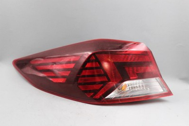 Left Driver Tail Light Quarter Panel Mounted 2019-2020 HYUNDAI ELANTRA OEM 37694 92401F3500