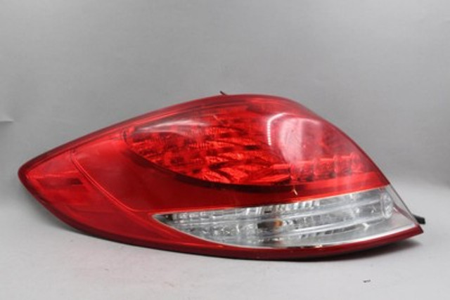 Passenger Right Tail Light With LED Accent Fits 13-17 VELOSTER 37486 924022V100