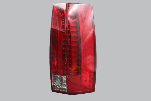 Passenger Tail Light Quarter Mounted Fits 2007-2014 ESCALADE OEM #37652 high resolution2