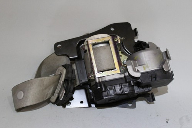 03 04 05 06 MERCEDES S500 S430 S350 RIGHT PASSENGER SIDE SEAT BELT OEM A2208600211 03 04 05 06 MERCEDES S500 S430 S350 RIGHT PASSENGER SIDE SEAT BELT OEM A2208600211