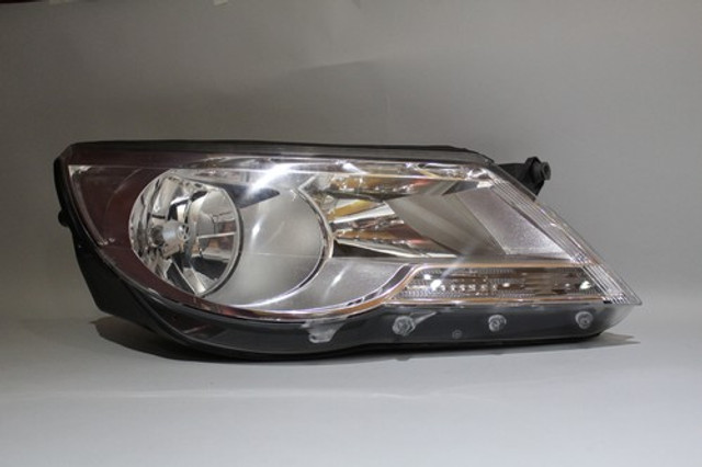 09 10 11 VOLKSWAGEN TIGUAN RIGHT HALOGEN PASSENGER SIDE HEADLIGHT OEM