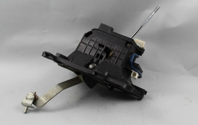 06 07 08 09 10 11 LEXUS GS450 CENTER CONSOLE AUTOMATIC GEAR SHIFTER OEM