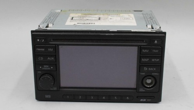2011 NISSAN JUKE AM/FM RADIO CD PLAYER RECEIVER WITH NAVIGATION 25915ZT51E OEM