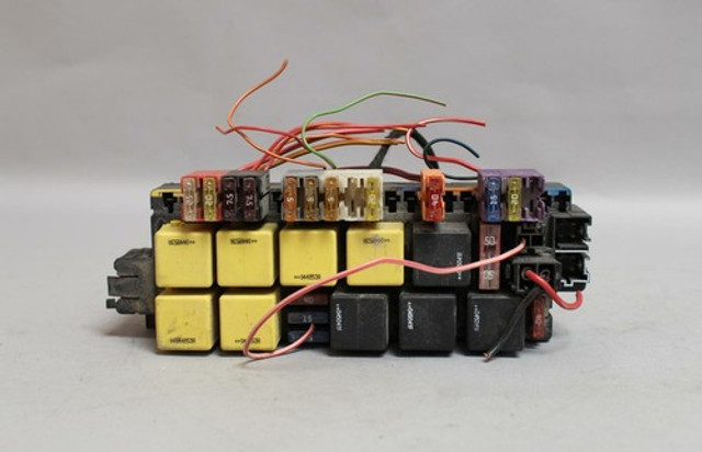 00 01 02 03 04 05 06 MERCEDES S500 S430 W220 W215 SAM MODULE RELAY FUSE BOX 00 01 02 03 04 05 06 MERCEDES S500 S430 W220 W215 SAM MODULE RELAY FUSE BOX