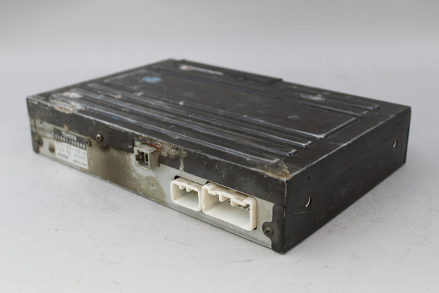 98 99 00 LEXUS GS300 GS400 LS400 NAVIGATION COMPUTER 86841-50040 OEM high resolution2