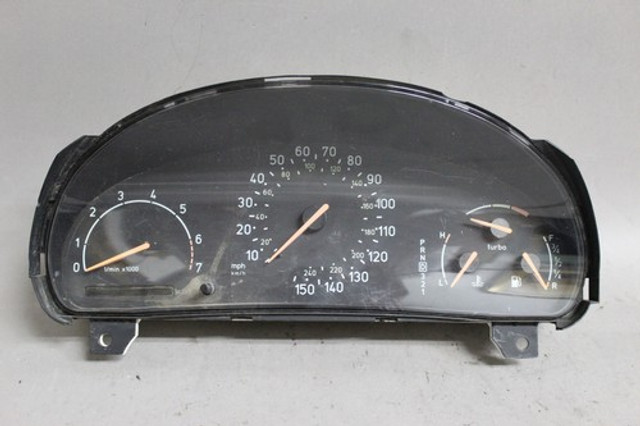 99 SAAB 9-5 TURBO INSTRUMENT CLUSTER SPEEDOMETER 769484401OEM
