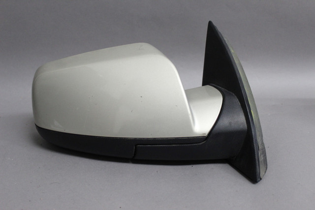 2010-2017 CHEVROLET EQUINOX RIGHT PASSENGER SIDE POWER GOLD DOOR MIRROR OEM high resolution2 2010-2017 CHEVROLET EQUINOX RIGHT PASSENGER SIDE POWER GOLD DOOR MIRROR OEM high resolution2