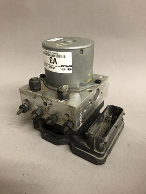 2012 2013 2014 HYUNDAI AZERA 28K MILES ANTI LOCK BRAKE PUMP OEM 2012 2013 2014 HYUNDAI AZERA 28K MILES ANTI LOCK BRAKE PUMP OEM