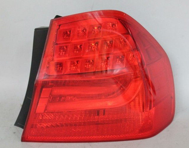 09 10 11 BMW 328I 335I RIGHT PASSENGER SIDE TAIL LIGHT OEM - A-12357
