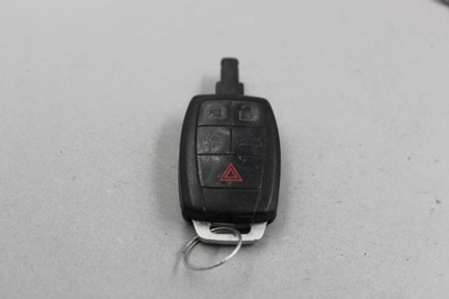 2008-2010 VOLVO V50 Key Fob/Remote OEM #38837 5WK492500A19