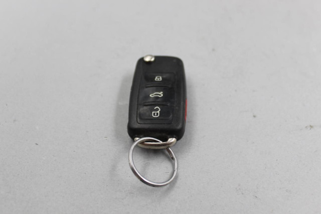 2015 VOLKSWAGEN PASSAT Key Fob/Remote OEM #38814 5K0837202AK, NBG010206T