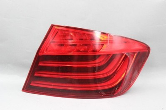 Right Passenger Tail Light Quarter Mounted Fits 2014-2016 BMW 550i OEM #39835 63217312708