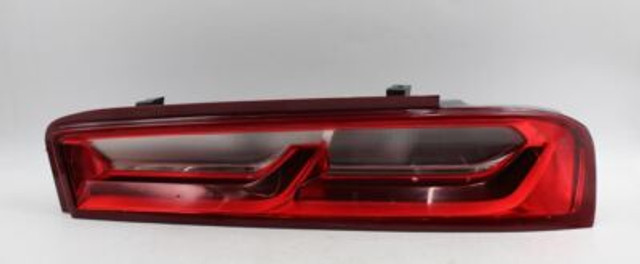 Right Passenger Tail Light Quarter Mounted Fits 16-18 CHEVROLET CAMARO OEM 33752