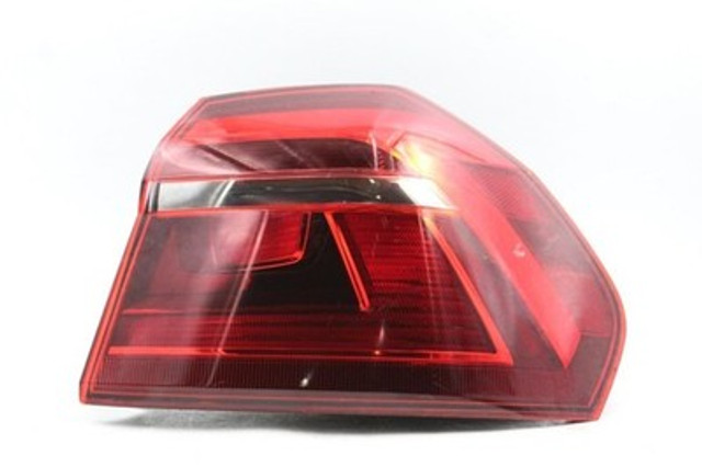 Right Passenger Tail Light Incandescent Fits 16-19 VOLKSWAGEN PASSAT OEM #40629 561945096P