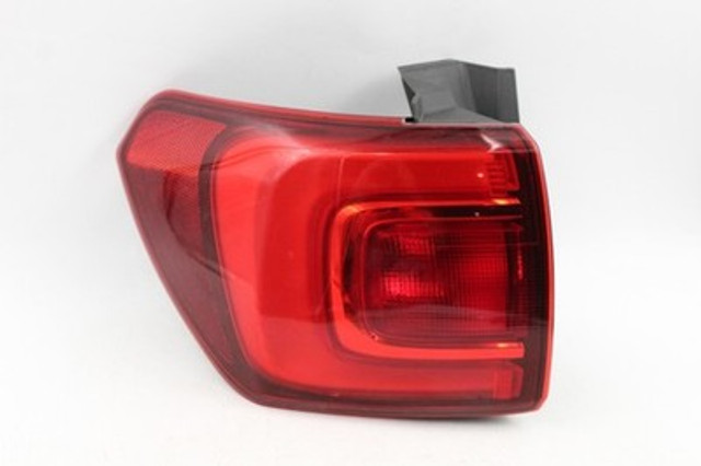 Left Driver Tail Light Quarter Panel Mounted Fits 2017-19 GMC ACADIA OEM #40770 84108397