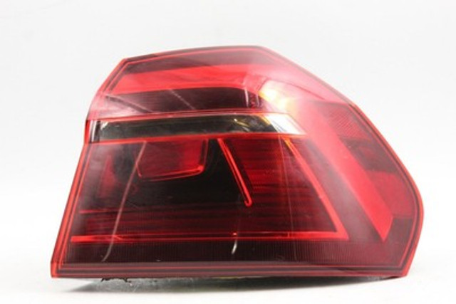 Right Passenger Tail Light Incandescent Fits 2016-19 VOLKSWAGEN PASSAT OEM 35767 561945096