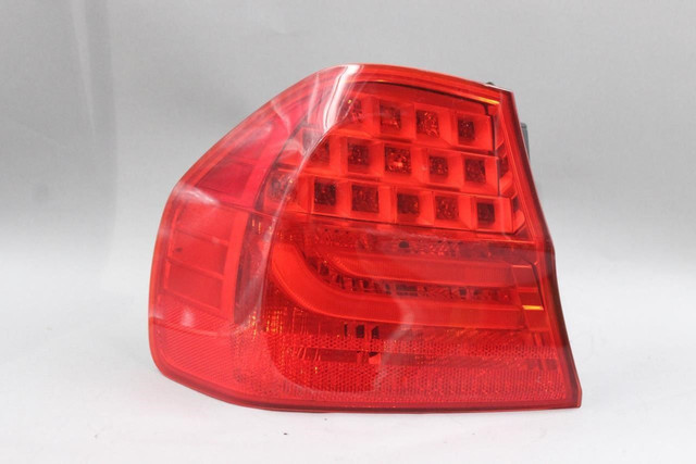 Left Driver Tail Light Sedan Canada Market Fits 2009-2011 BMW 328i OEM #43971 63217289429, 63217154157