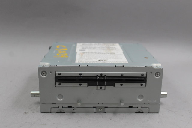 Audio Equipment Radio 205 Type C300 Fits 2016 MERCEDES C-CLASS OEM #44863 2059004622, 2059001822