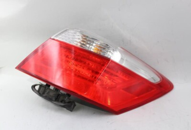 Right Passenger Tail Light Quarter Mounted Fits 2013-2015 HONDA ACCORD OEM 32178 33500T2AA01