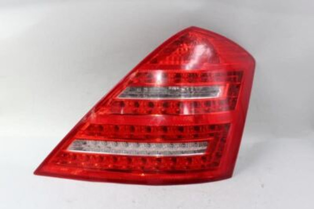 Right Passenger Tail Light 221 Type Fits 2010-2013 MERCEDES S550 OEM #32657 A2218201464