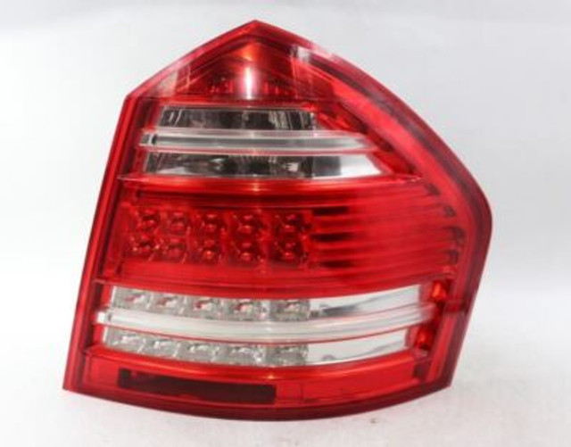 Right Passenger Tail Light 164 Type Upper Fits 2010-12 MERCEDES GL450 OEM #27578 A1648203664