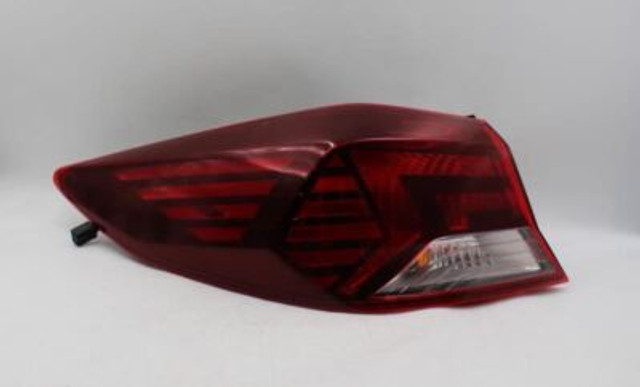 Left Driver Tail Light Quarter Panel Mounted 2019-2020 HYUNDAI ELANTRA OEM 25212 92401-F3500