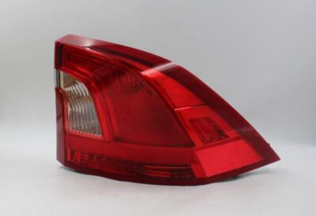 Right Passenger Tail Light Quarter Panel Mounted Fits 14-18 VOLVO S60 OEM #25159 31395931