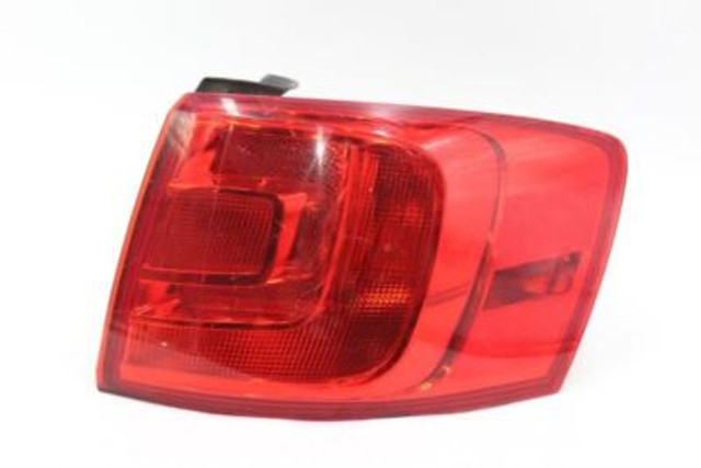 Right Passenger Tail Light Base Incandescent 2011-14 VOLKSWAGEN JETTA OEM #22465 5C6945096D
