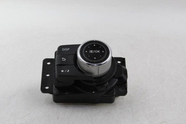 Audio Equipment Radio Amplifier Bose Audio System 2017 INFINITI Q60 OEM #21627 283952V72A high resolution2