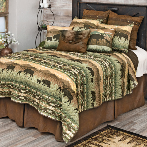 Mountain Majesty Moose & Bear Quilt Bed Set - Queen