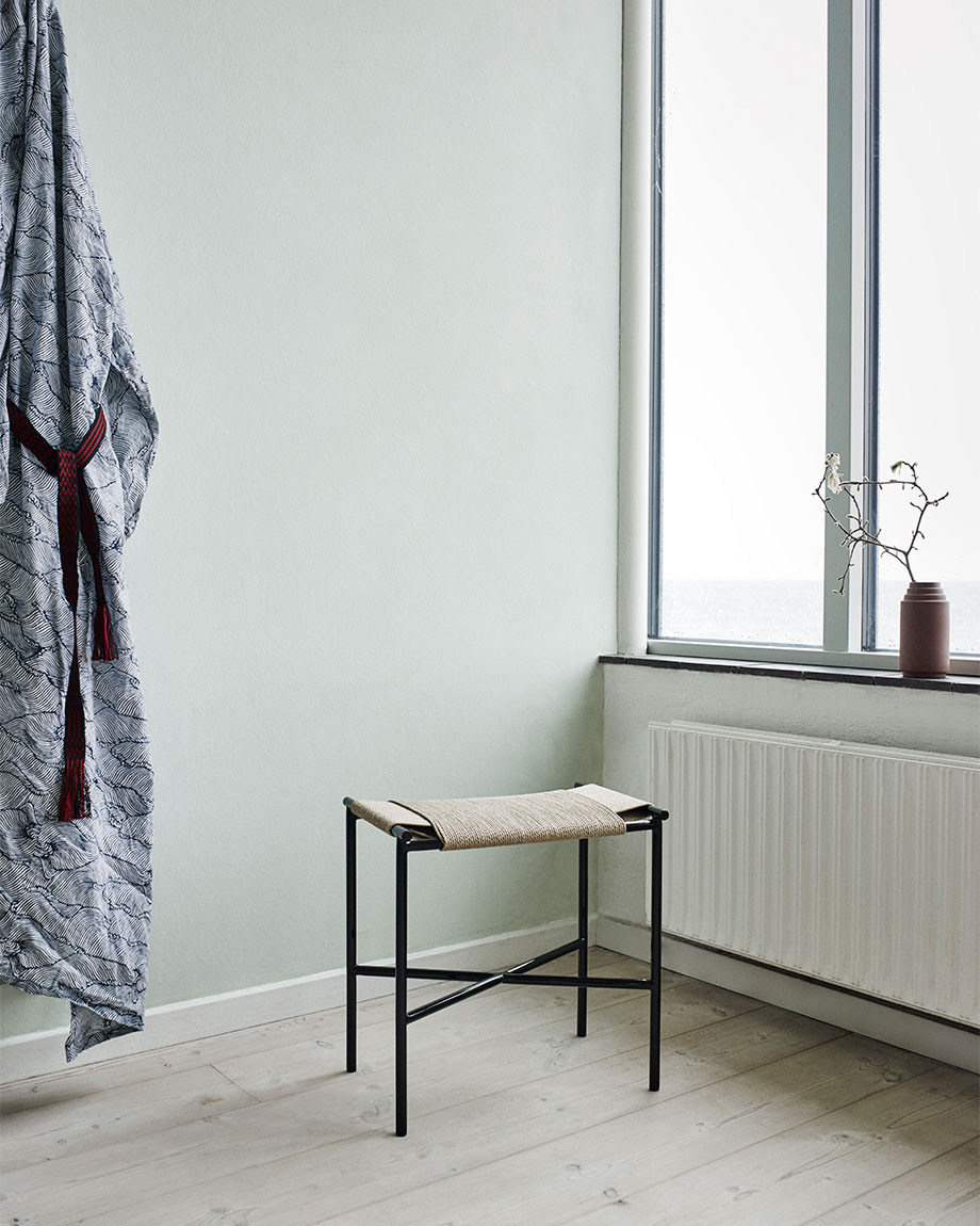 Vent Stool by Fritz Hansen - lifestyle view 2