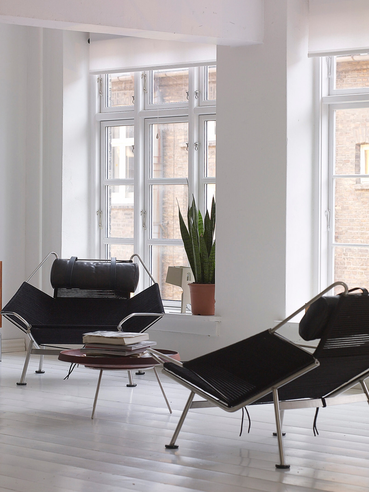 Buy Flag Halyard Chair by Hans J. Wegner | Luxurious Design